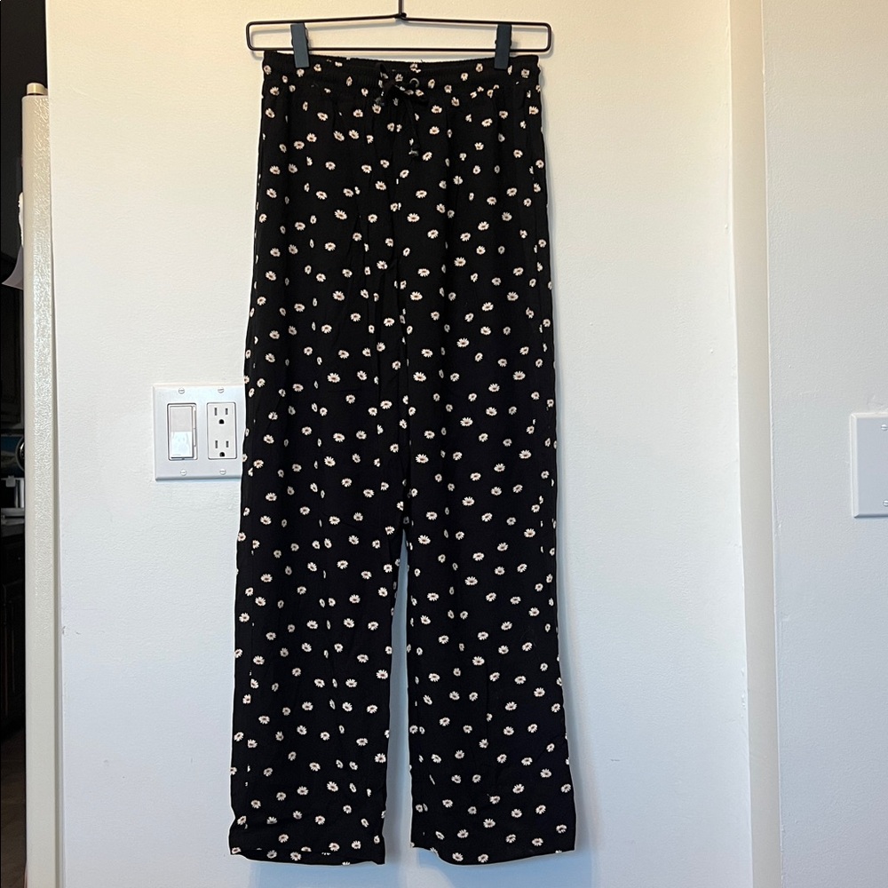 Wild Fable Daisy Flower Pants
